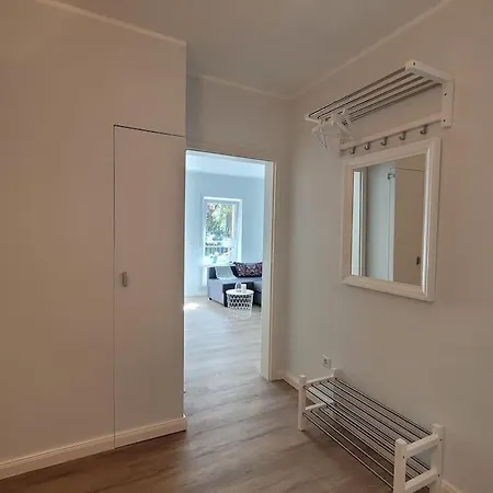 Mit Blick In Den Emsseepark