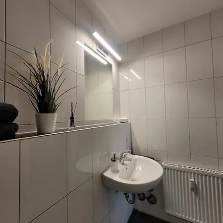 Mit Blick In Den Emsseepark