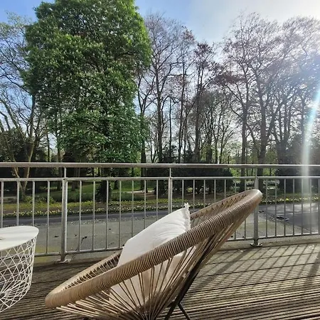 Mit Blick In Den Emsseepark Apartment