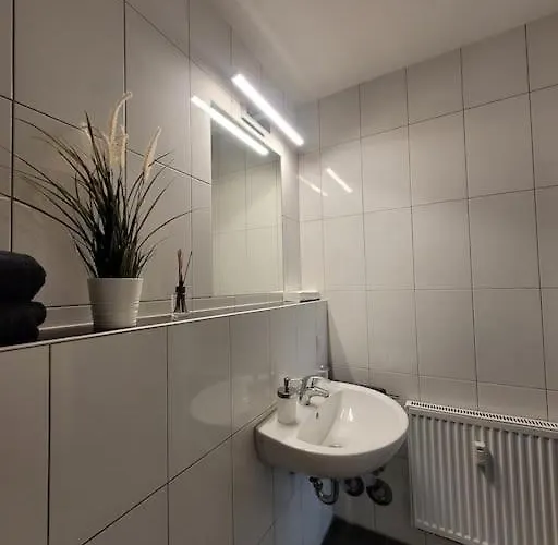 Mit Blick In Den Emsseepark